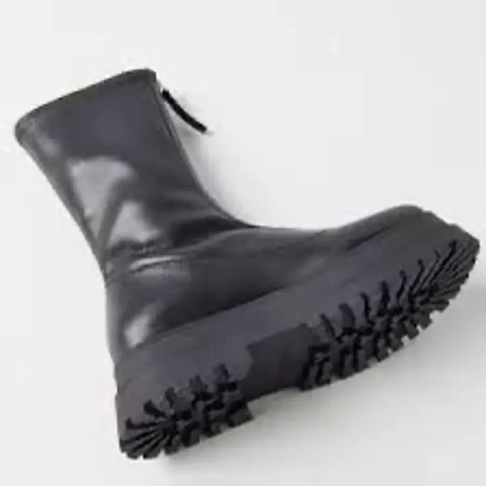 Zola Zip Platform Boot -Size 9 - Picture 3 of 13